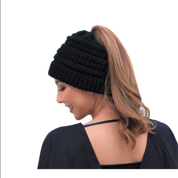 🎄25% OFF BUNDLES🎁 Black beanie tail hat - Picture 3 of 5